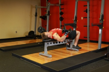 эффективно накачать грудь